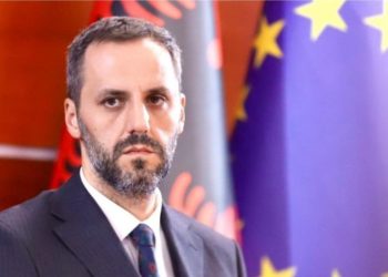 “Deri më 25 shtator!”/ Ministri i Brendshëm jep lajmin e mirë për punonjësit e shtetit…