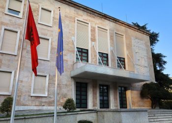 LAJM I FUNDIT/ Situata kritike, në zyrën e Ramës vjen DORËHEQJA e papritur…