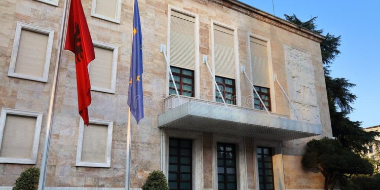 LAJM I FUNDIT/ Situata kritike, në zyrën e Ramës vjen DORËHEQJA e papritur…
