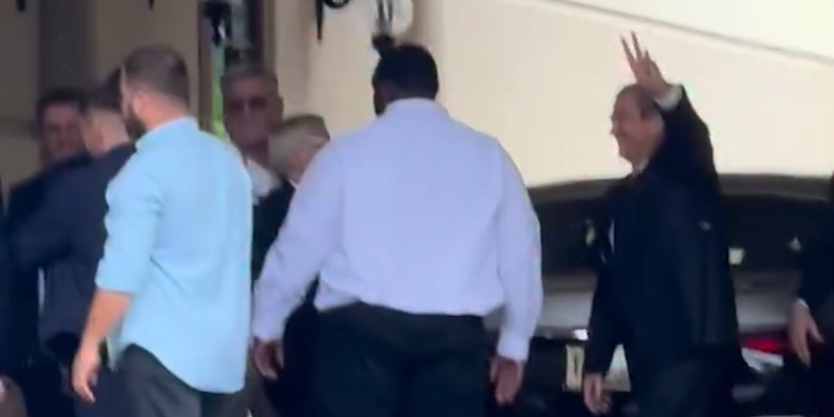 VIDEO/ Berisha përballet me protesta në SHBA, kush i pret rrugën: E ke vendin në burg…