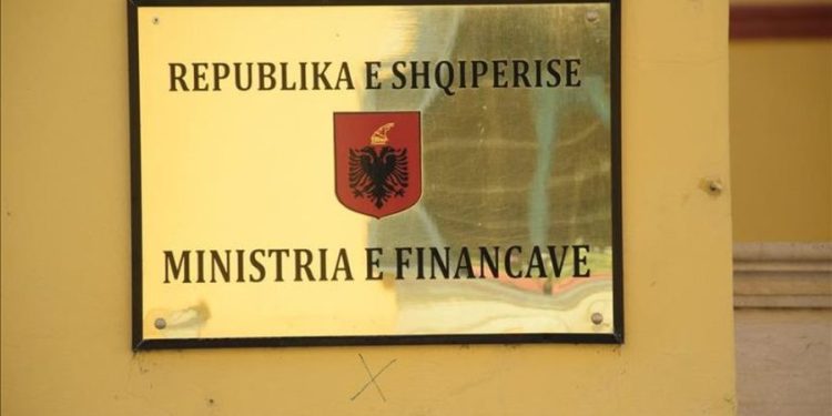 Prokuroritë e rretheve ultimatum Ministrisë së Financave: Na kaloni pagat deri në orën 16:00, ose do…