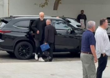 Nuk ka pushime! Rama nuk ndalet, kryeministri pasditen e sotme zbarkon në…
