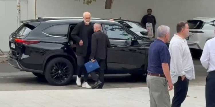 Nuk ka pushime! Rama nuk ndalet, kryeministri pasditen e sotme zbarkon në…