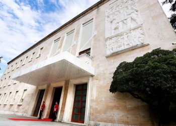 Emërime të reja në administratë, kush shkarkohet nga Kabineti Qeveritar…