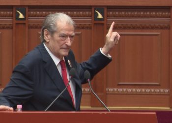 Berisha paralajmëron Peleshin: E ke zëvendësin gati…