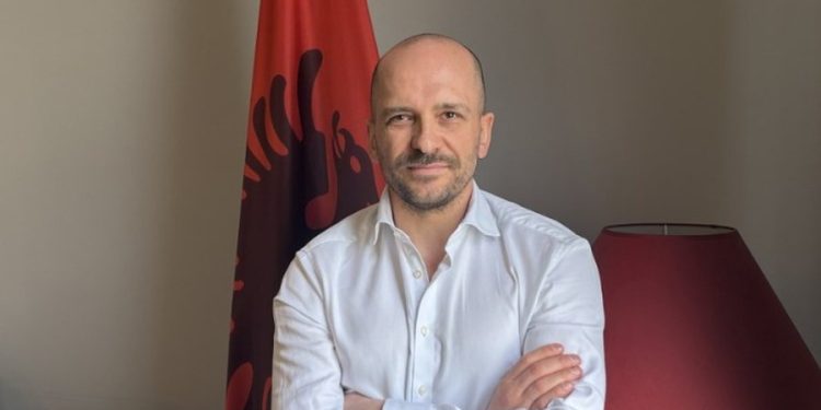 Ndryshime në trupën diplomatike, kush është ambasadori i ri i Shqipërisë në…