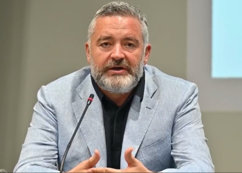Vlora Hyseni akuzohet për dy vepra penale, Blendi Klosi flet për çështjen e SHISH: Fajet janë…