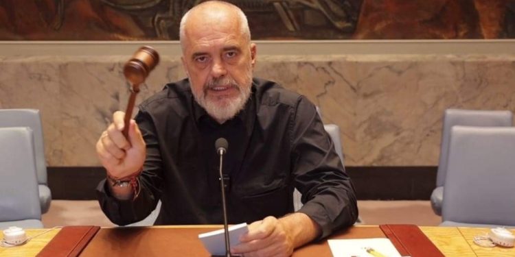 Bllokimi i pagave të gjyqtarëve, Rama nuk ndalet me kritika: As më të keqin…