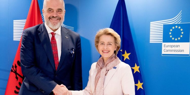 “Po bën histori”/ Presidentja e Komisionit Europian jep LAJMIN E MIRË për Shqipërinë dhe Edi Ramën…