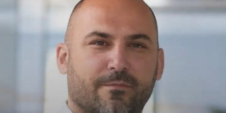 EMRI/ Ja kush është drejtori i ri i shërbimit të transportit rrugor në qytetin…