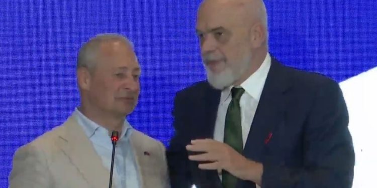 “Më fal duhet të iki”/ Rama ndërpret fjalën e eurodeputetit dhe largohet sepse….
