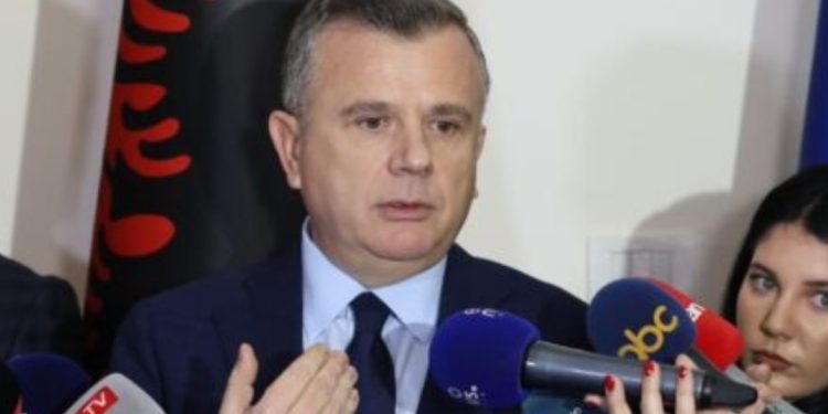 Arrestimi i Vlora Hysenit, Taulant Balla “thyen heshtjen”: Unë…