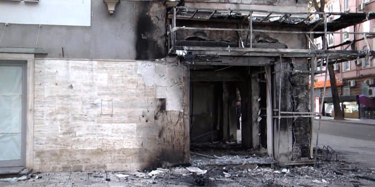 “Janë djegur dosje gjyqësore”/ Zjarri në Gjykatën e lartë, pezullohen të gjitha gjyqet: Do të…