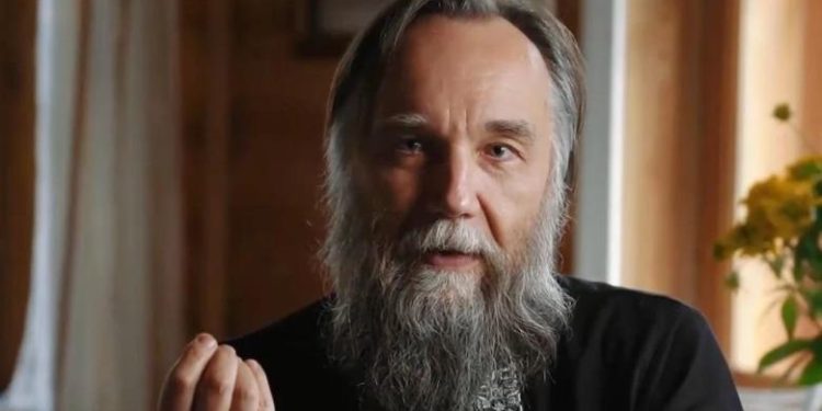 Ideologu i Putinit propagandë kundër BE, ‘ftesë’ e papritur: Shqiptarët dhe Serbia të bëhet bashkë…