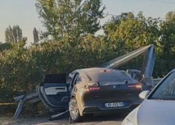 Aksident tragjik/ Kush është 22 vjeçari që vdes, ambulanca aksidentohet rrugës për te Ushtaraku