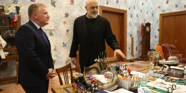Zhvillimi i papritur! Kush i shkoi në zyrë Edi Ramës: SPAK-u mos t’i ndahet…