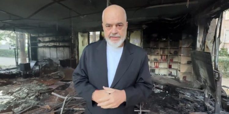 Studentët i dhanë ultimatum për DORËHEQJE, Edi Rama i përgjigjet: Do bëjmë këtë gjë…