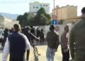 Gjimnazistët gati për “luftë”, shkatërrojnë gjithçka tek Pazari i Ri, asnjë efektiv në rrugë