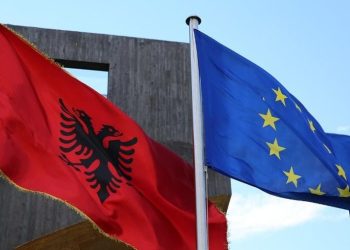 Studentët “luftë” në Tiranë/ Pas 24 orësh, Bashkimi Europian NDRYSHON qëndrim, çfarë thotë…