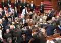 Përplasjet dhe sharjet në seancën plenare, PS kërkon dënimin EKSTREM…