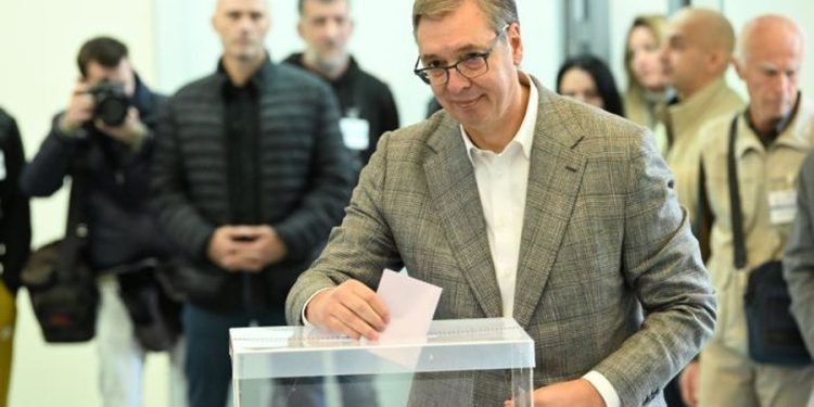 “Lëvizja Studentore” mposht Vuçiçin, dalin REZULTATET e para nga numërimi i votave në Serbi
