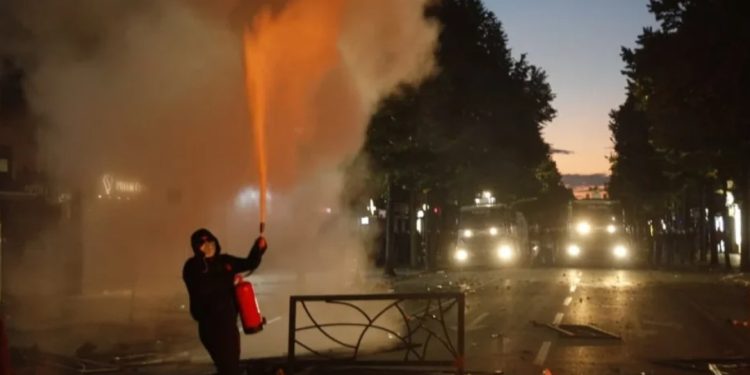 Protesta e studentëve në Tiranë/ Reagon me urgjencë Ambasada Amerikane, ka një thirrje: Kujdes…
