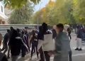 E rëndë/ Jo vetëm në Tiranë! Sulmohet me gurë nga protestuesit “SHEFI” i Komisariatit në qytetin…