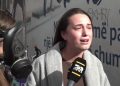 “Mami më fal”/ Studentja “shpërthen” në lot: Po na marrin të ardhmen…