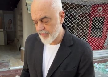 Askush nuk e ndal! Rama del në terren dhe jep premtimin: Unë nuk do të lejoj askënd…