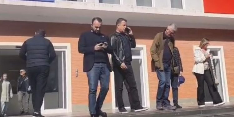 Ja KUSH e udhëheq protestën e “studentëve”, Berisha ka frikë të marrë pjesë/ Dalin prapaskenat…